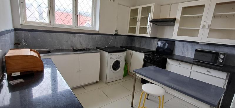 To Let 2 Bedroom Property for Rent in Woodstock Western Cape